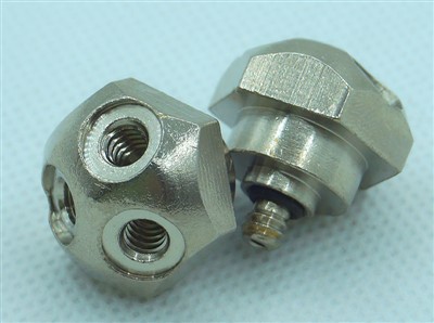 Mekkora az áramlási sebesség egy permetező fúvóka végdugóján keresztül?